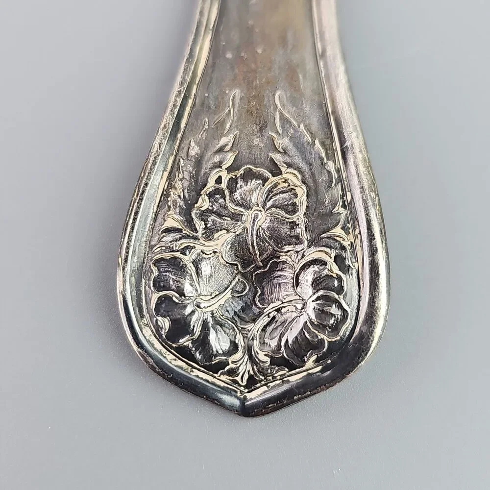 Antique Oxford Silverplate Co. Gravy Ladle 1910 Garland Pattern Floral